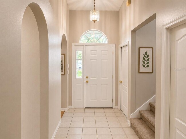 Building Photo - 615 Villa Ct