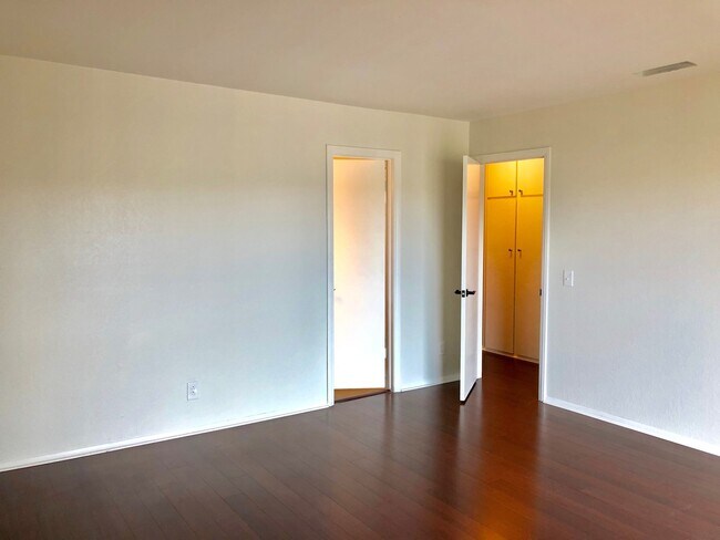 Building Photo - 31440 Club Vista Ln