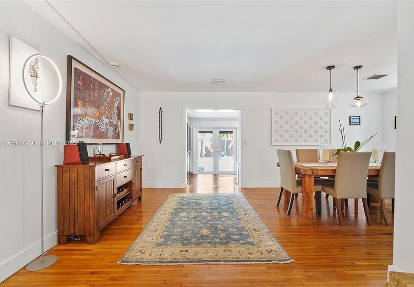 Building Photo - 2441 Swanson Ave