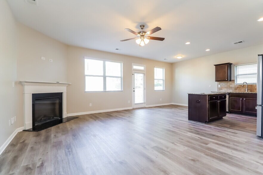 Building Photo - 1075 Lear Dr