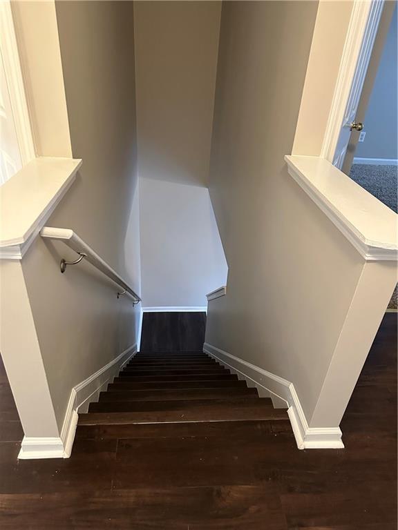 Building Photo - 590 Clairidge Ln SW