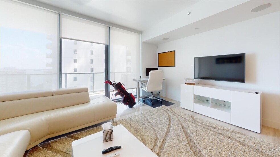 Building Photo - 1451 Brickell Ave