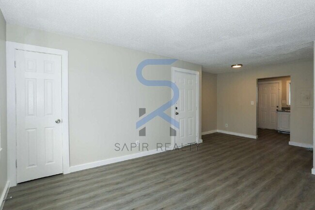 Building Photo - 2055 Alison Ct SW