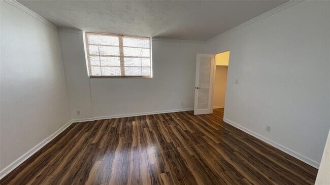 Building Photo - 3001 S Ocean Dr