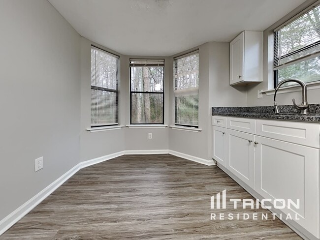 Building Photo - 2921 Eastland Way