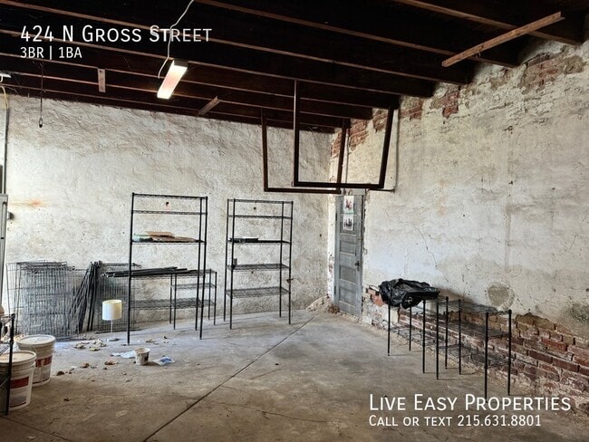 Building Photo - 424 N Gross St
