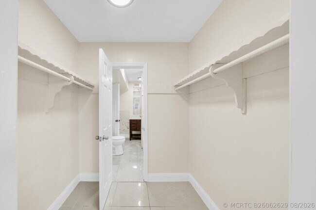 Building Photo - 4921 NW 39th St