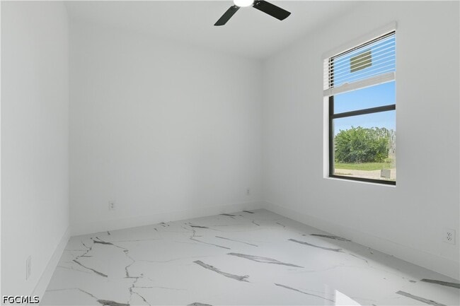 Building Photo - 4787 Golfview Blvd