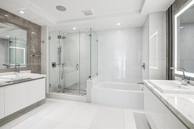 Building Photo - 330 Sunny Isles Blvd