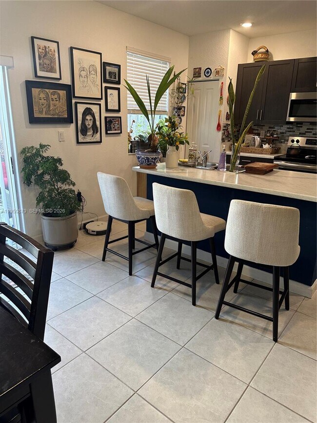 Building Photo - 2615 SE 12th St