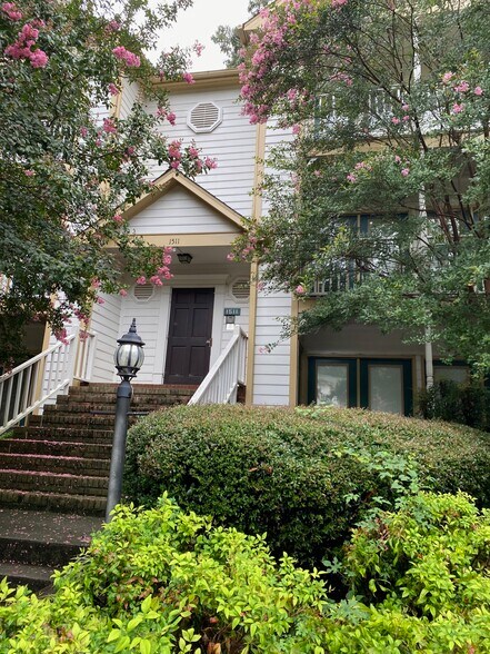 Primary Photo - 1511 Creekwood Ct