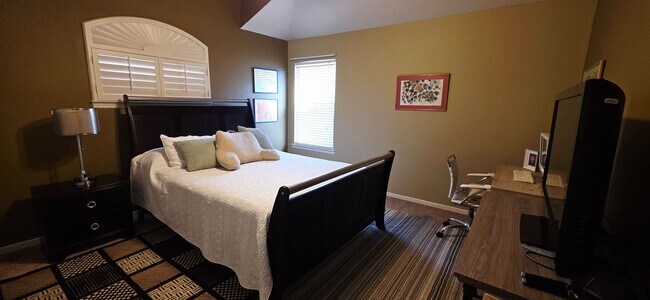 Building Photo - Stunning 4 bedroom, 3 bath home in West El Paso! NO APPLICATION OR ADMIN FEE!