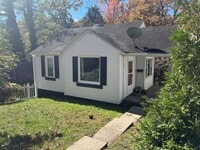 Building Photo - 226 Granville Ave