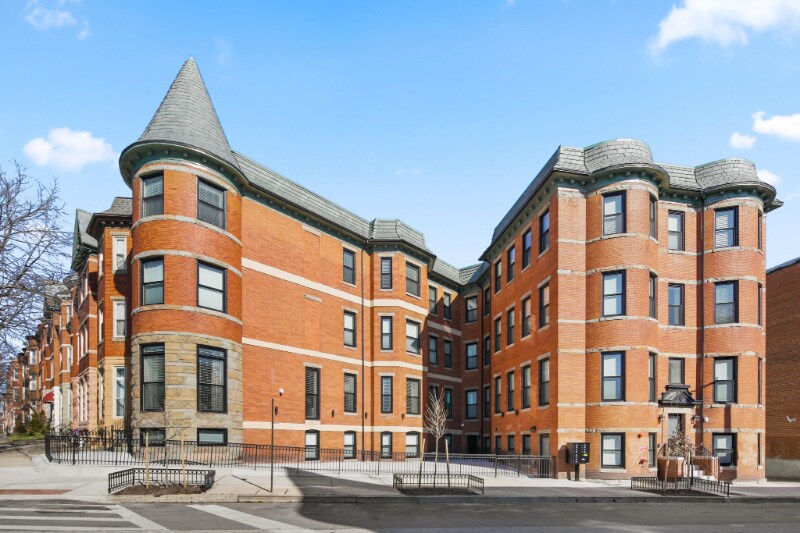 Building Photo - 2201 Brookfield Ave