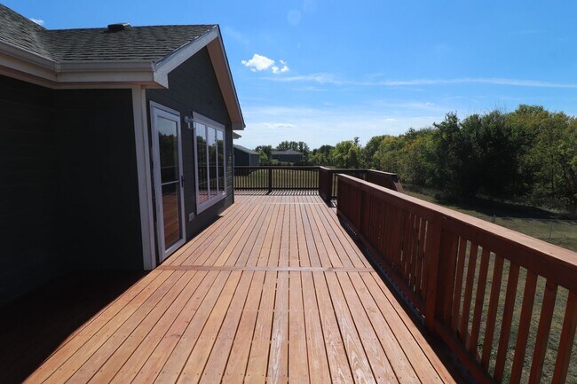 Building Photo - Country House for rent