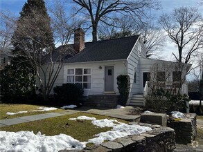 Building Photo - 23 Hickory Dr