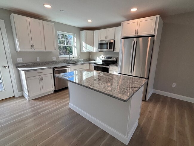 kitchen - 102 Sycamore Ln