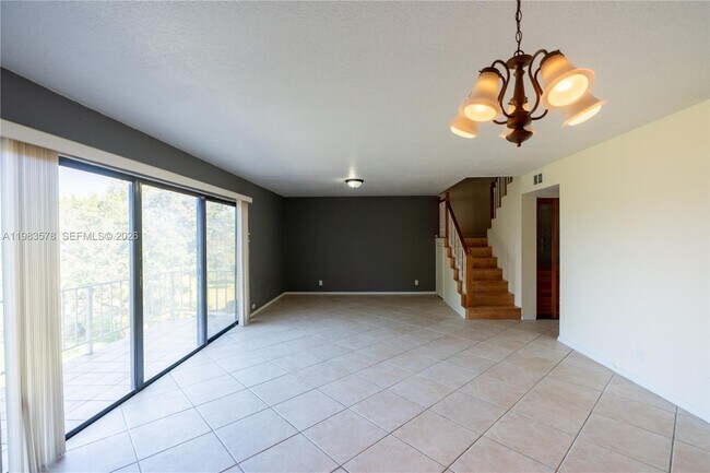 Building Photo - 430 Commodore Dr