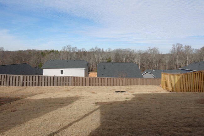 Building Photo - 107 River Trce Lp
