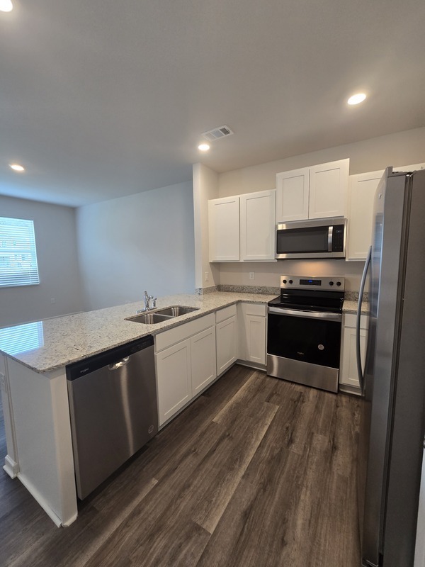 Building Photo - 12 Sweetspire Dr