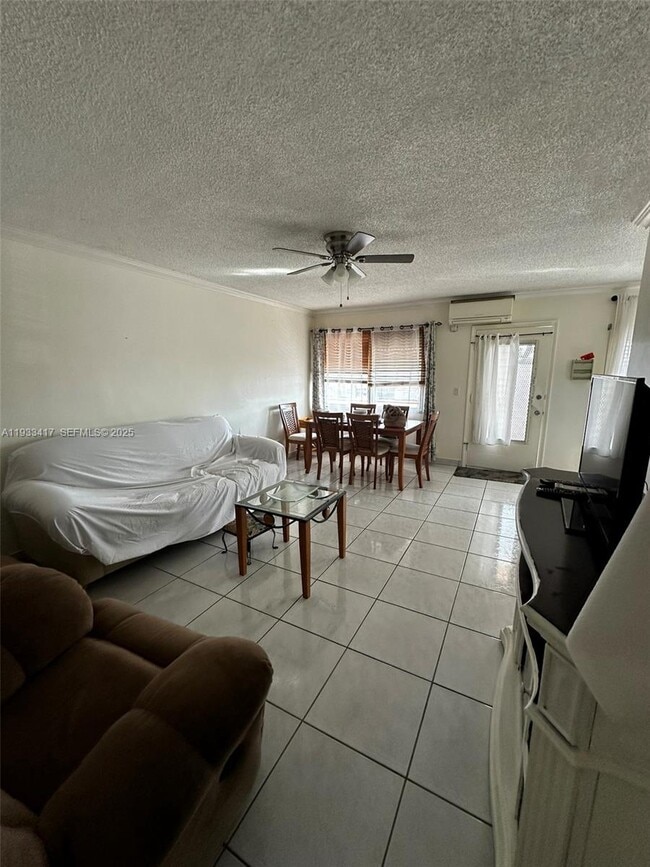 Building Photo - 920 SW 11th Ave