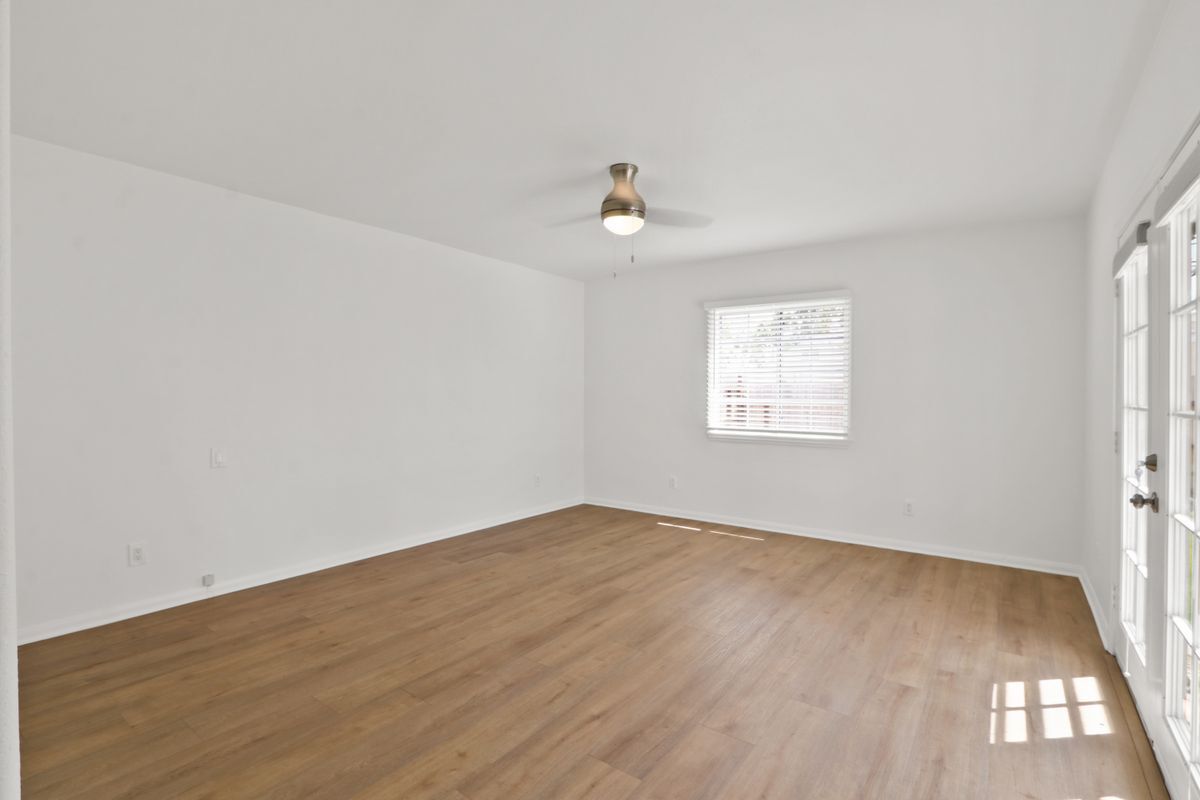 Building Photo - 4232 Walnut