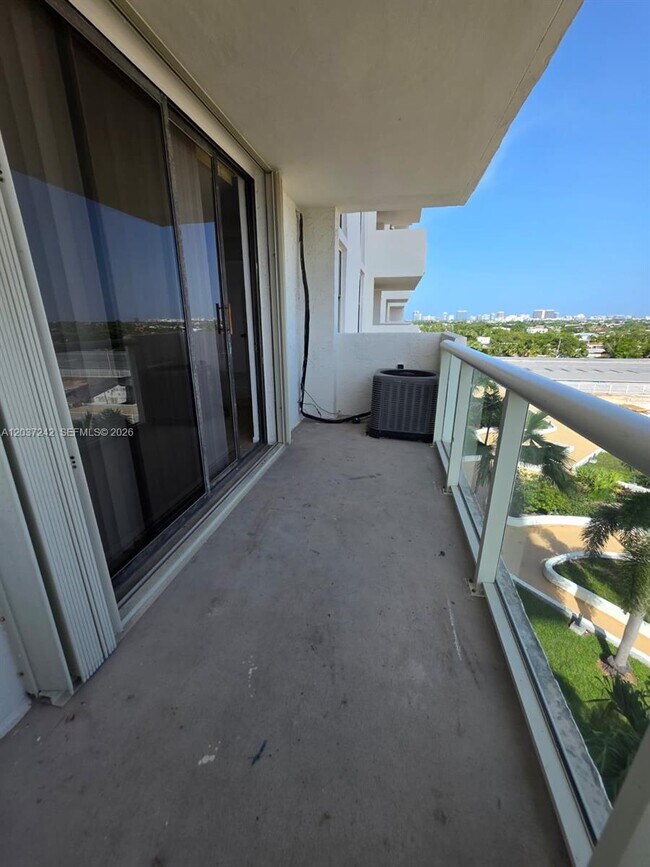 Building Photo - 13499 Biscayne Blvd