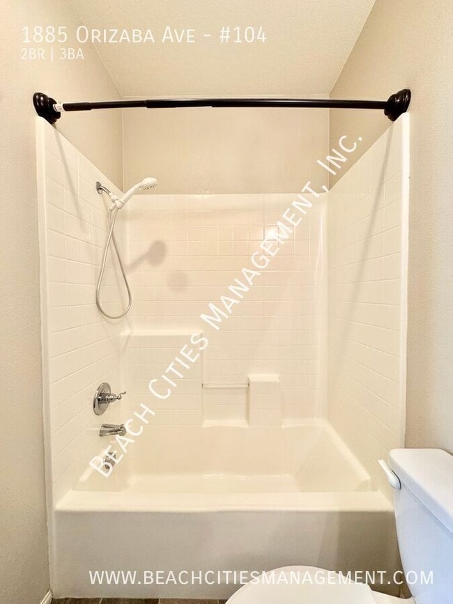 Building Photo - 1885 N Orizaba Ave