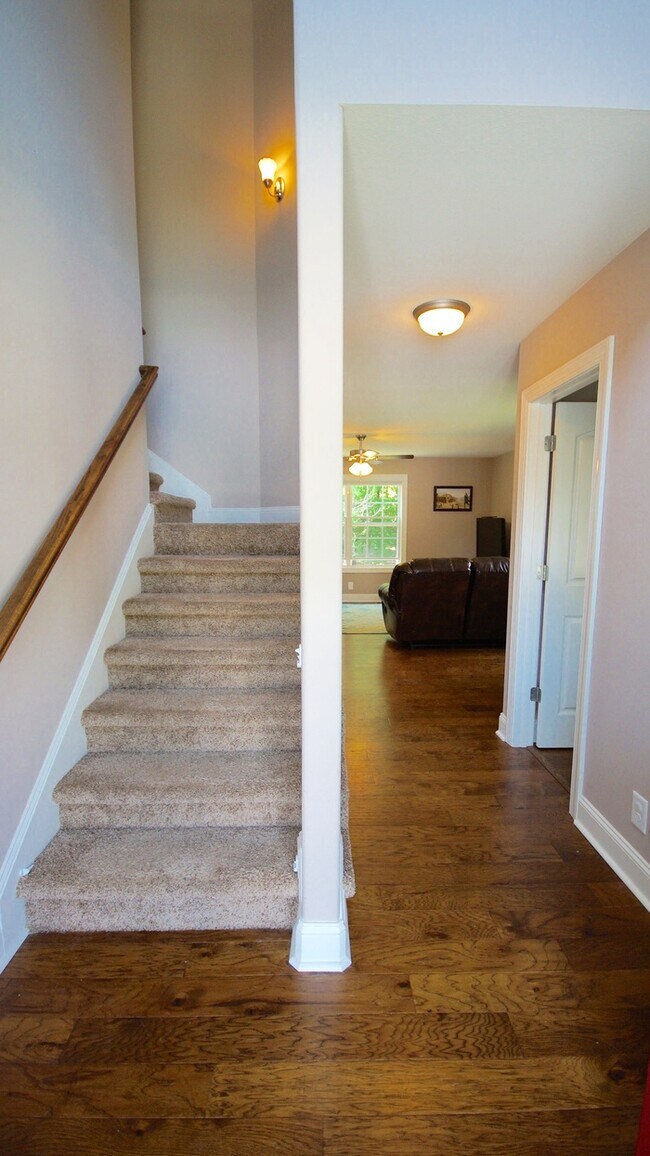 Building Photo - 2646 Alex Overlook Way