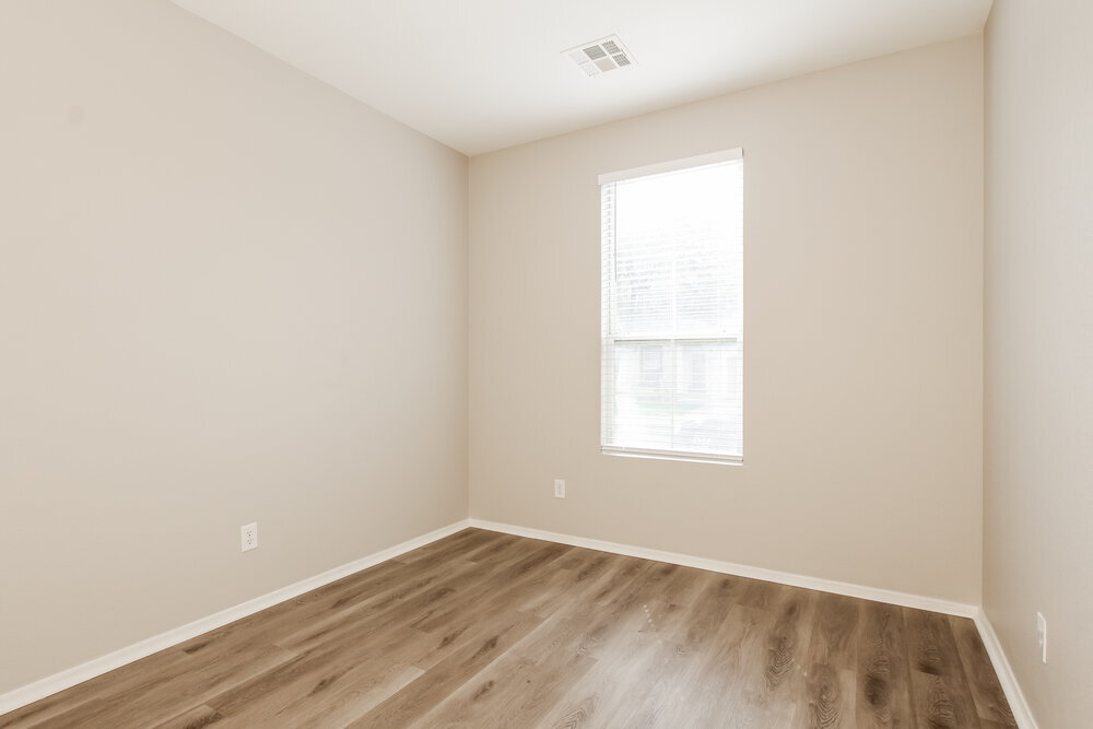 Building Photo - 1626 E Aspen Ave