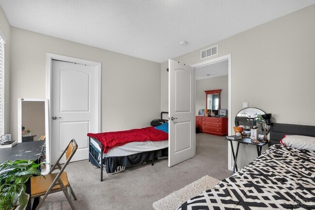 Building Photo - 66 Snapdragon Dr