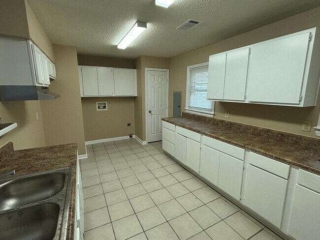 Building Photo - 1968 Gayle Ave