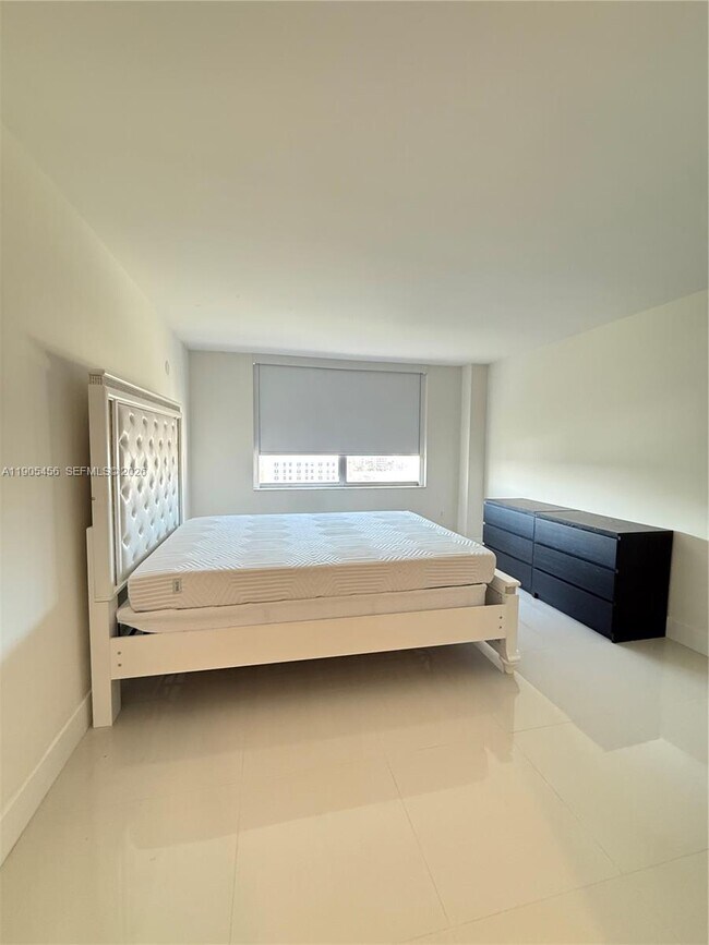 Building Photo - 2780 NE 183rd St