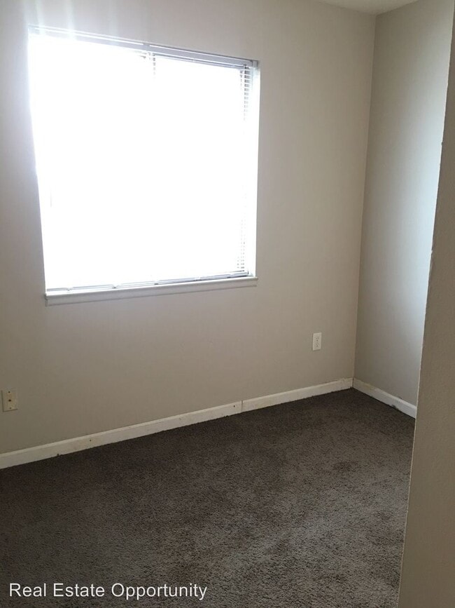 Building Photo - 1293 Neil Ave