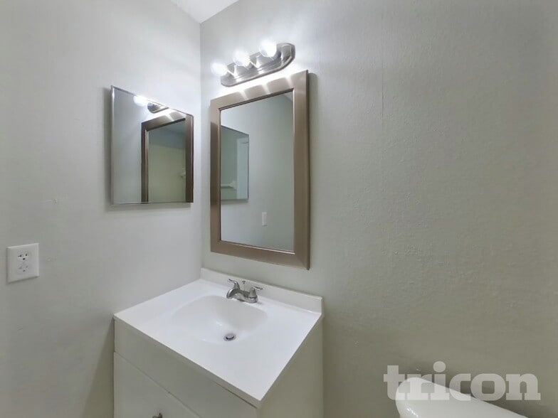 Building Photo - 1662 Sand Key Cir