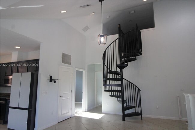 Building Photo - 2977 Solano Ave