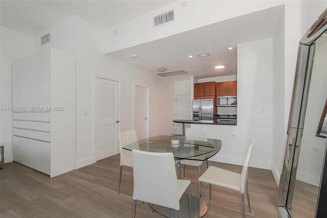 Building Photo - 2301 Collins Ave