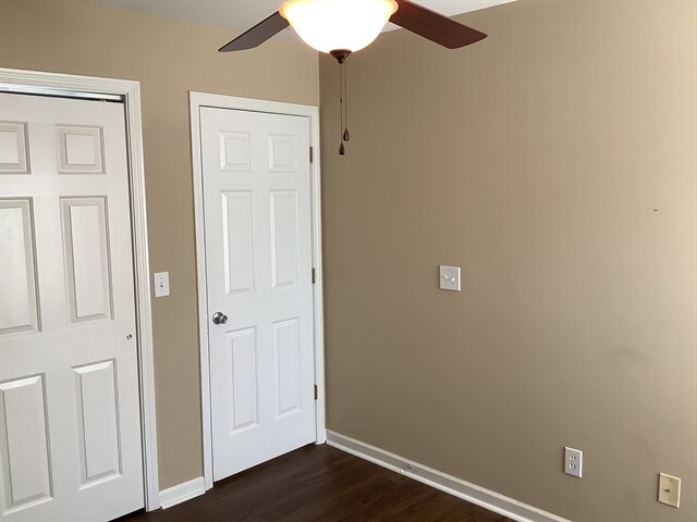 Building Photo - 8811 Shadowglen Dr