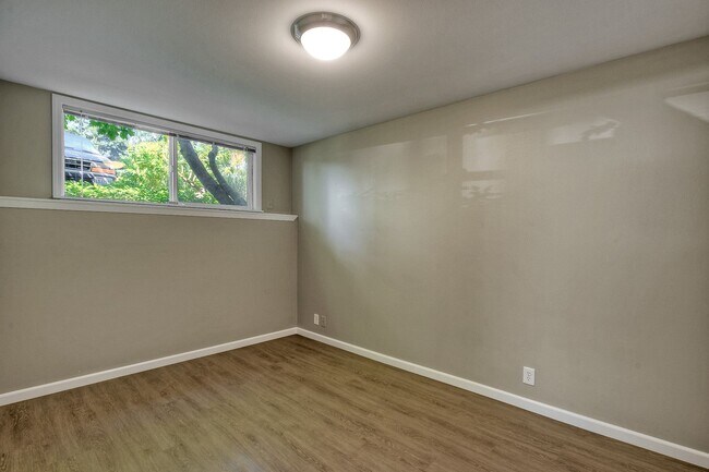 Building Photo - 15532 27th Ave NE