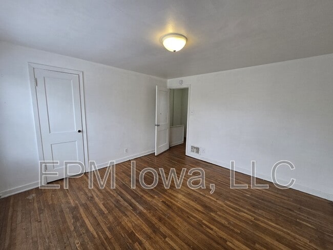 Building Photo - 269 Madison St