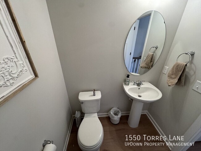 Building Photo - 1550 Torres Ln