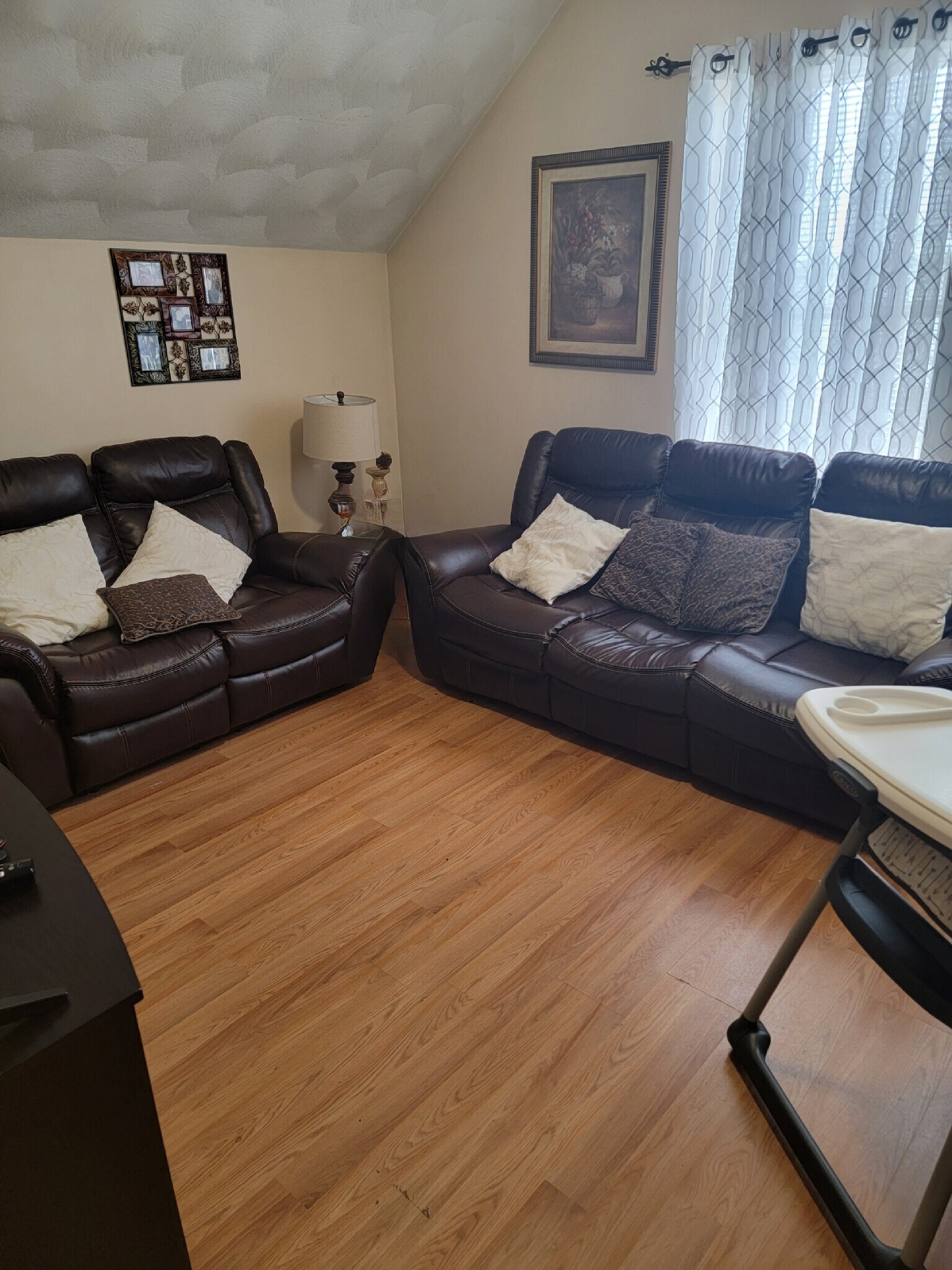 Living room again - 71 Mount Pleasant Ave