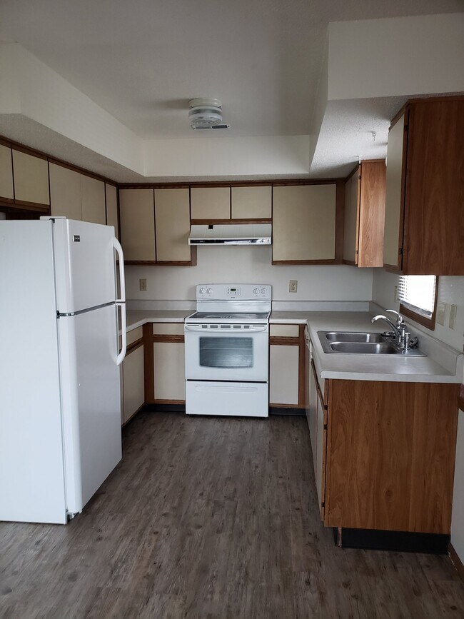 Building Photo - 5742 Ryewyck Dr