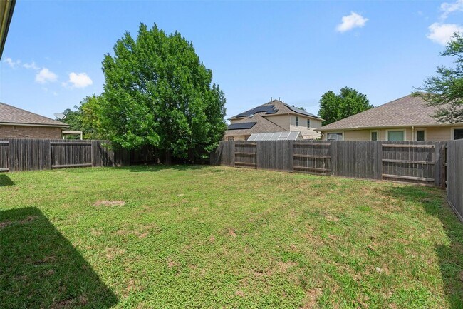 Building Photo - 1049 Regency Ln