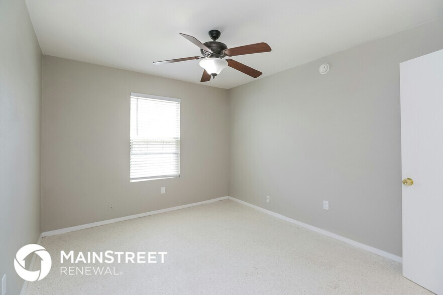 Building Photo - 8008 W Tuckey Ln