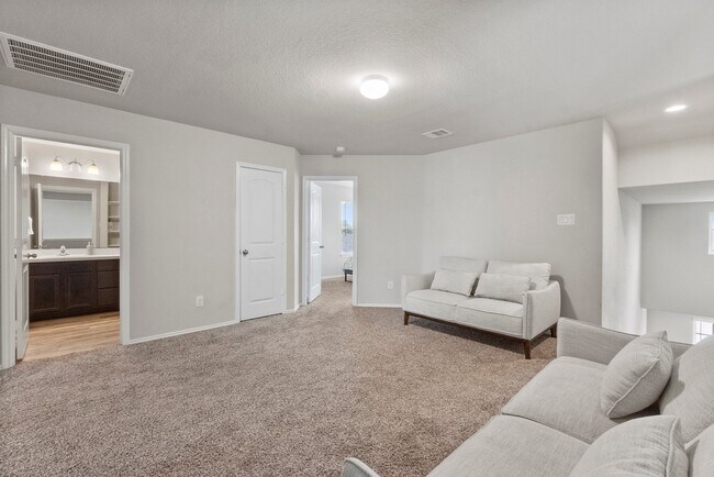 Building Photo - 18101 Woodpecker Trl