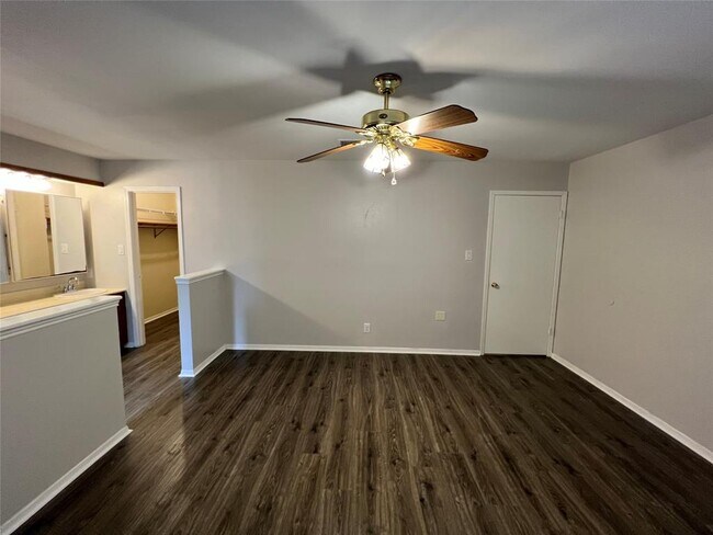 Building Photo - 214 Shenandoah Dr