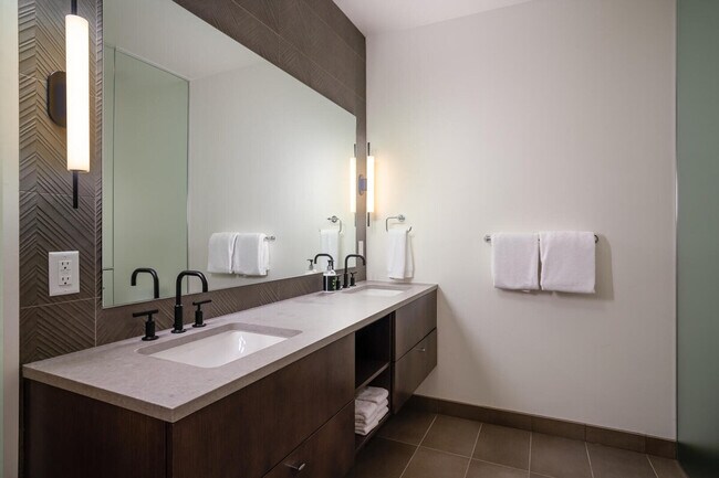 Building Photo - 4 Boathouse Way