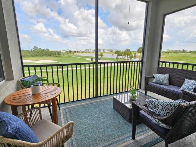 Building Photo - Annual UNFURNISHED or FURNISHED for your convenience: 2 Bedroom 2 Bathroom 2nd Floor Elevator acc...