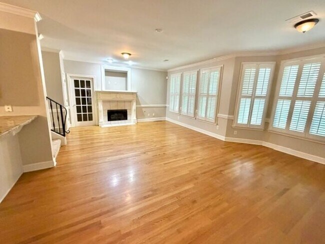 Building Photo - Beautiful 5BR 4.5 bath + bonus room family home in Collierville! Collierville schools